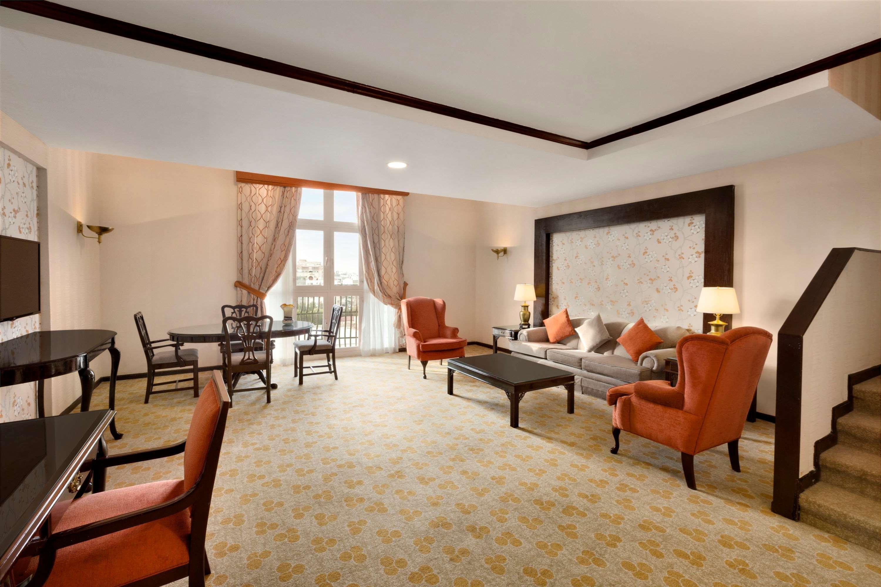 Hawthorn Suites By Wyndham Al-Khobar Eksteriør bilde