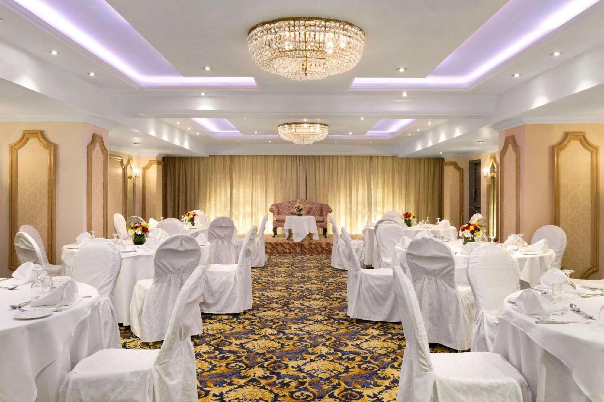 Hawthorn Suites By Wyndham Al-Khobar Eksteriør bilde